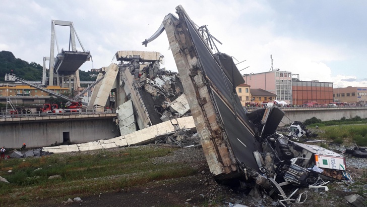 Италианска трагедия: Мост се срути край Генуа